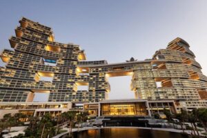 Why Modern Architecture Depends On Rope Access Teams